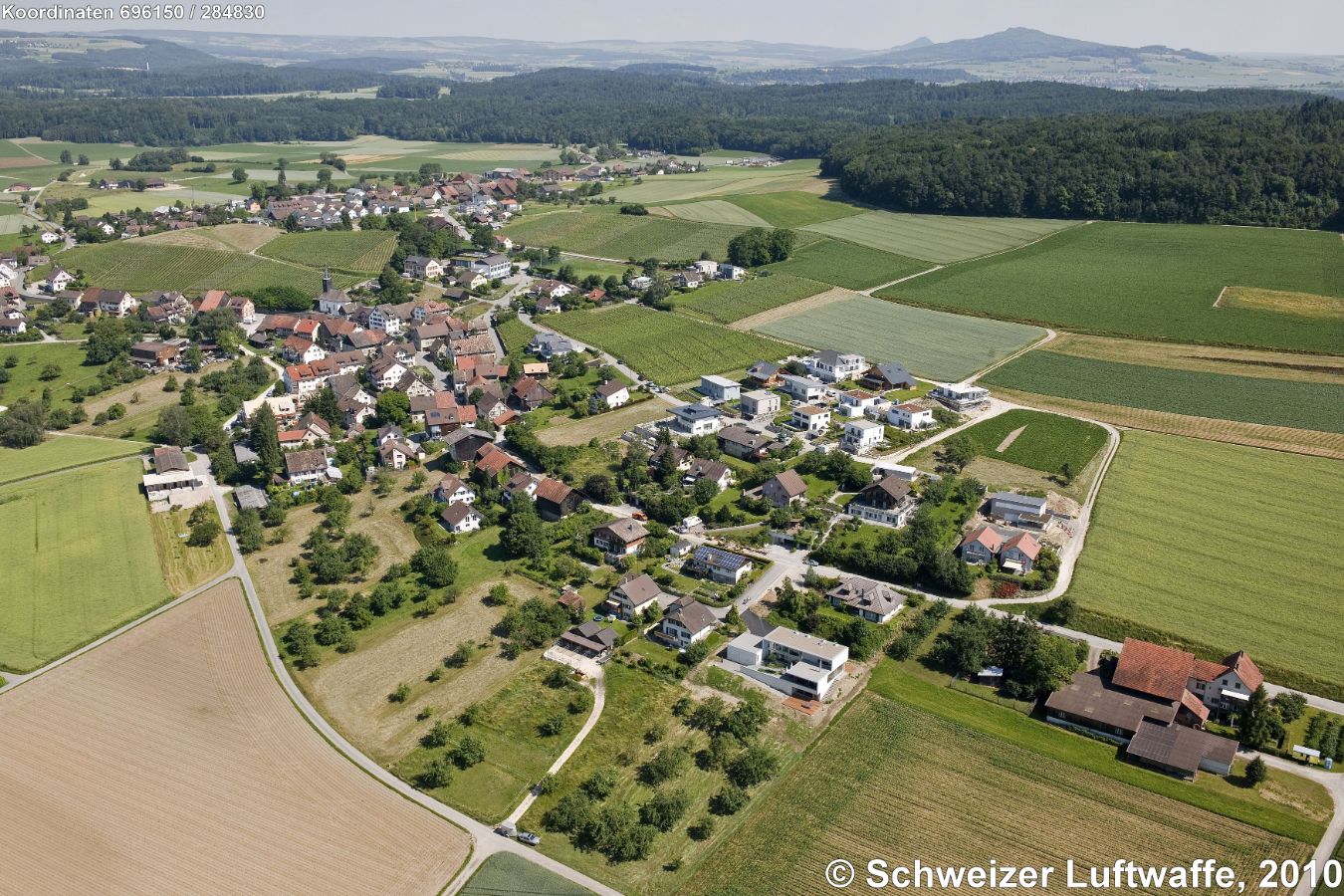 Neubausiedlung Hinterdorf, vorne rechts Grenzhof 